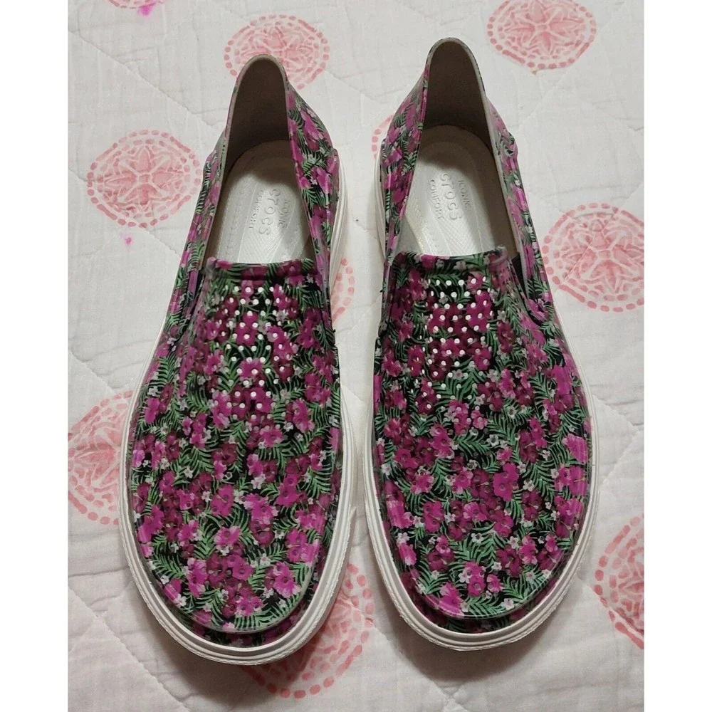crocs kids Size 9M,floral, Comfort, Excellent Condiction.